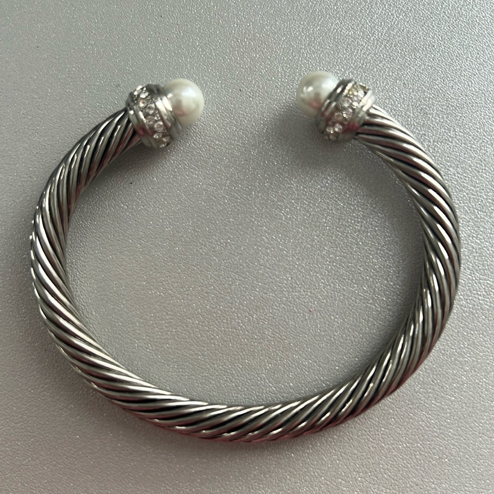 Silver Cable Bracelet with Pearl and Rhinestones